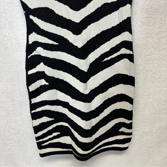 Forever 21 Black &‎ White Zebra Print Sleeveless Bodycon Dress Size M - Picture 3 of 9